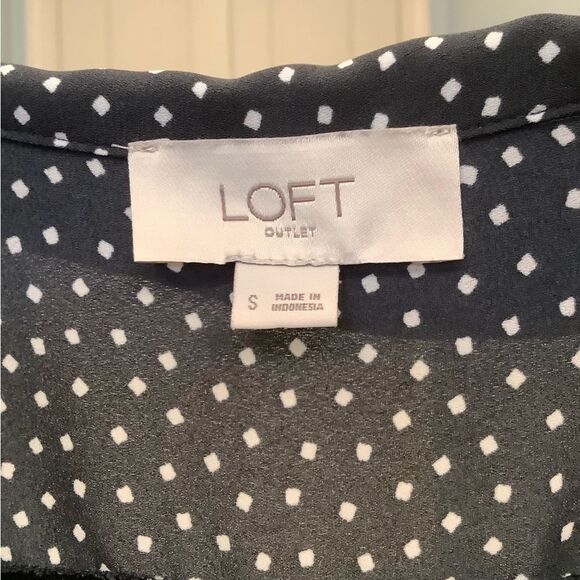 🔵 LOFT Navy V-Neck Collared Sleeveless Blouse – Size Small - Picture 6 of 7